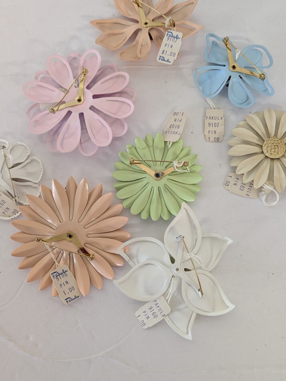 Vintage Flower Brooch Enamel Metal Set Of 8 With Original Sales Tags- Pastel - Picture 2 of 2